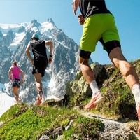 Vendita abbigliamento e scarpe da running, trail e da tempo libero.